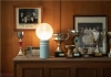 Lampe en céramique DOKYA bleue et blanche globe en verre opaque - Lampe à Poser Maisons du Monde